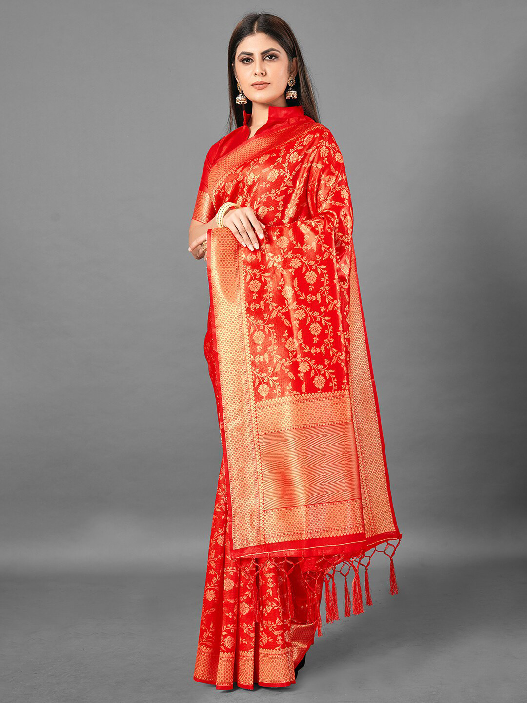 

Mitera Red & Gold-Toned Floral Silk Blend Banarasi Saree