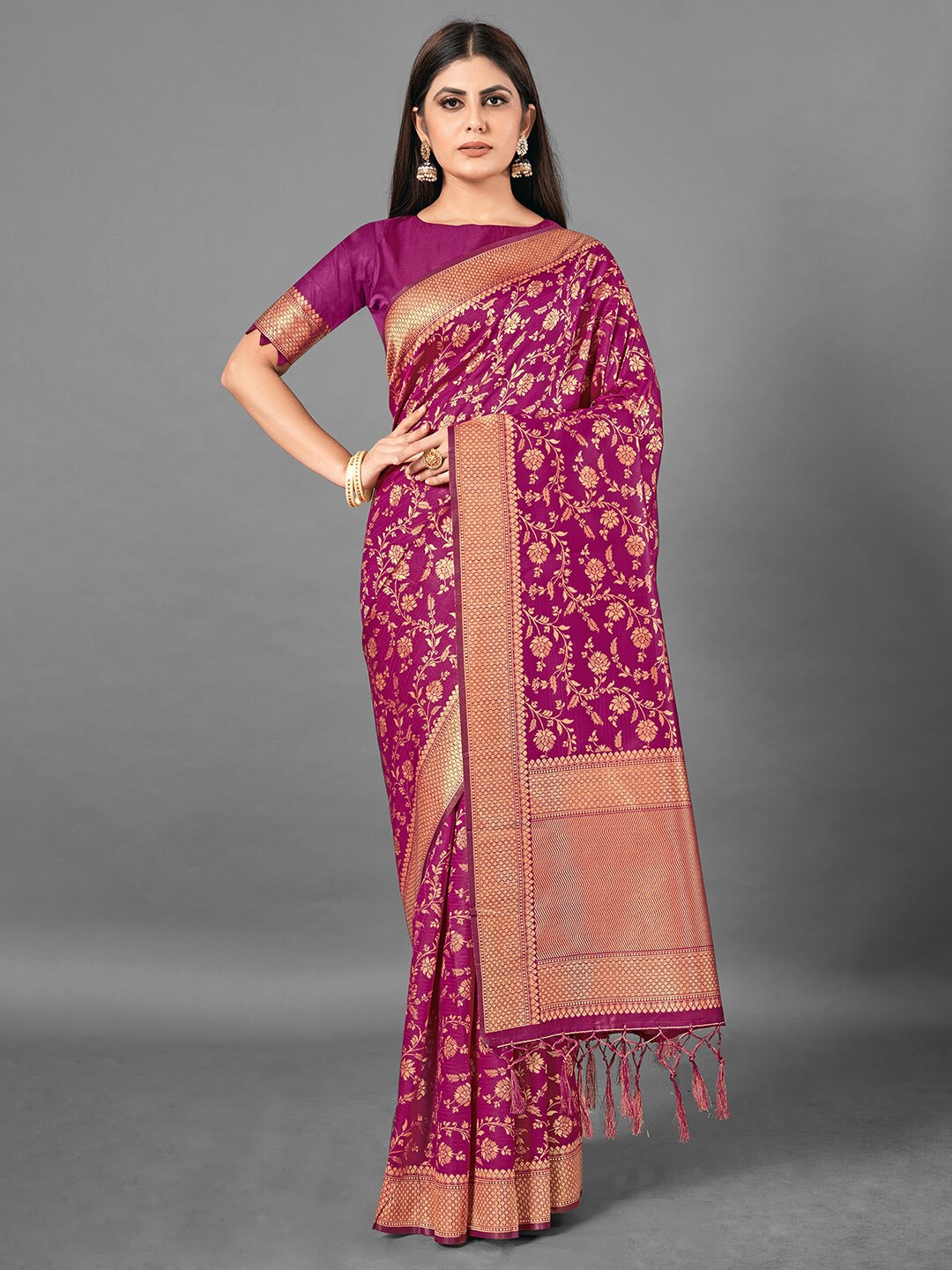 

Mitera Magenta & Gold-Toned Floral Zari Silk Blend Banarasi Saree