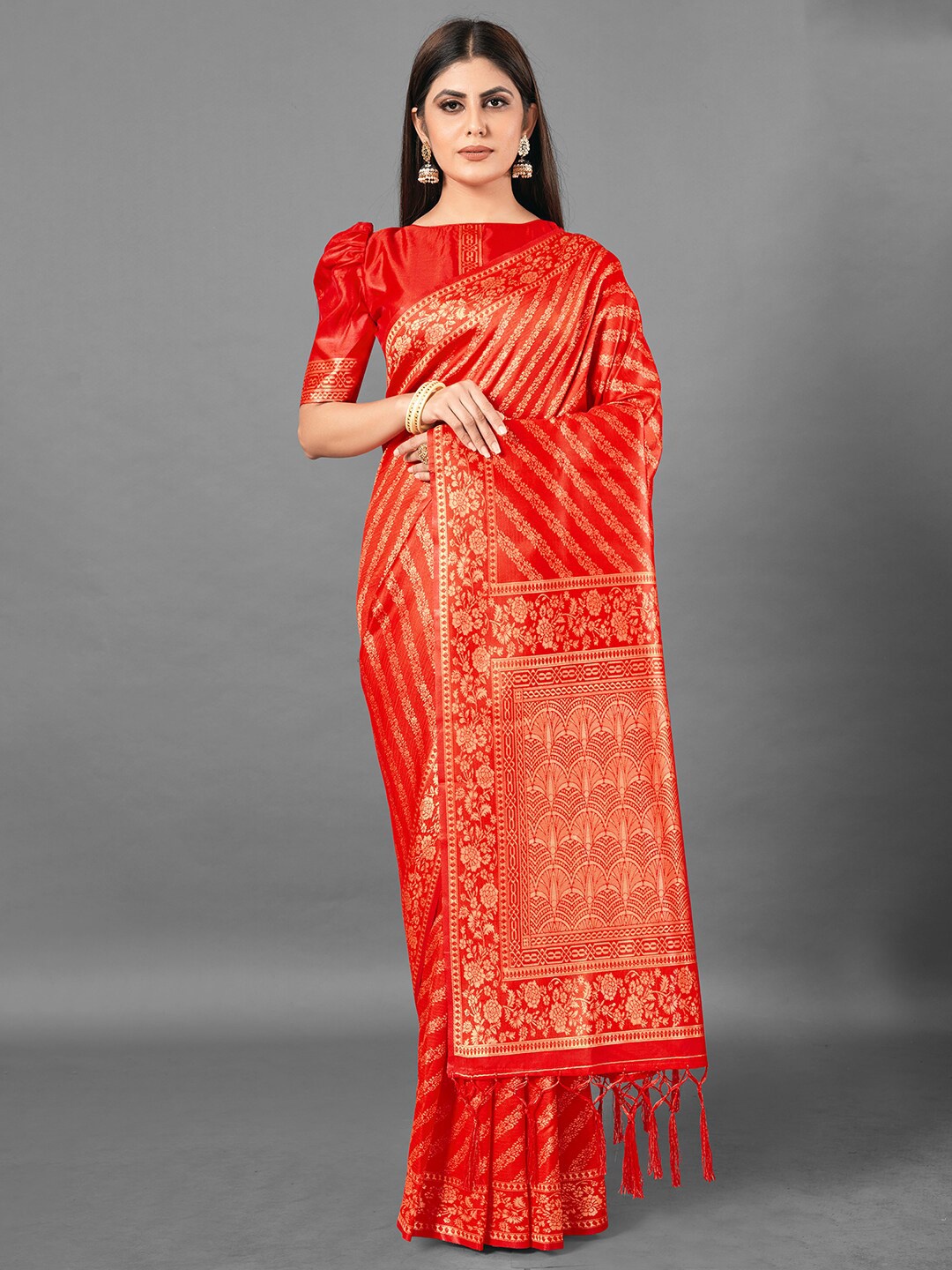 

Mitera Red & Gold-Toned Leheriya Zari Silk Blend Banarasi Saree