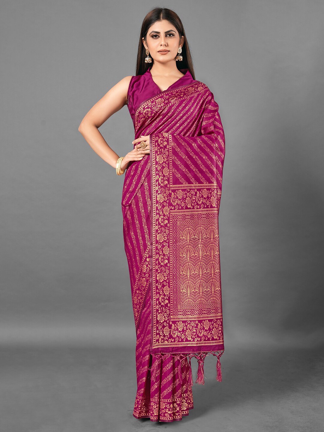 

Mitera Magenta & Gold-Toned Ethnic Motifs Zari Banarasi Saree