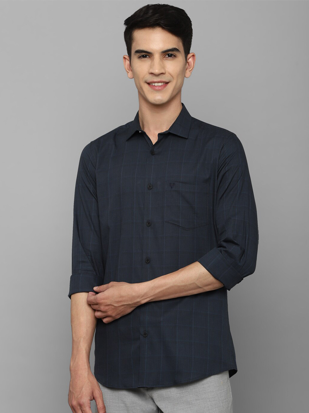 

Allen Solly Men Navy Blue Slim Fit Grid Tattersall Checked Casual Shirt