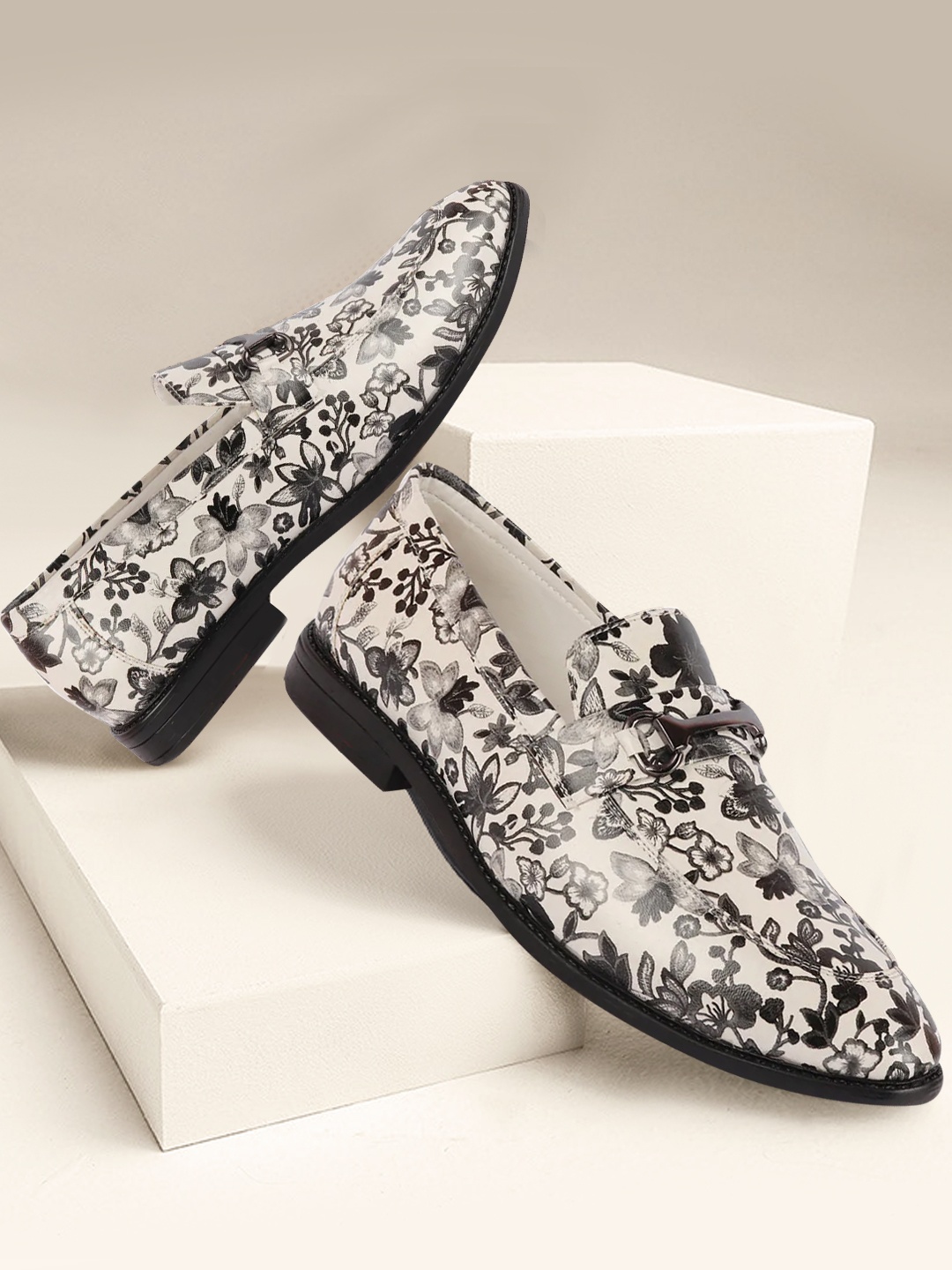 

FAUSTO Men Grey Printed PU Loafers Shoes