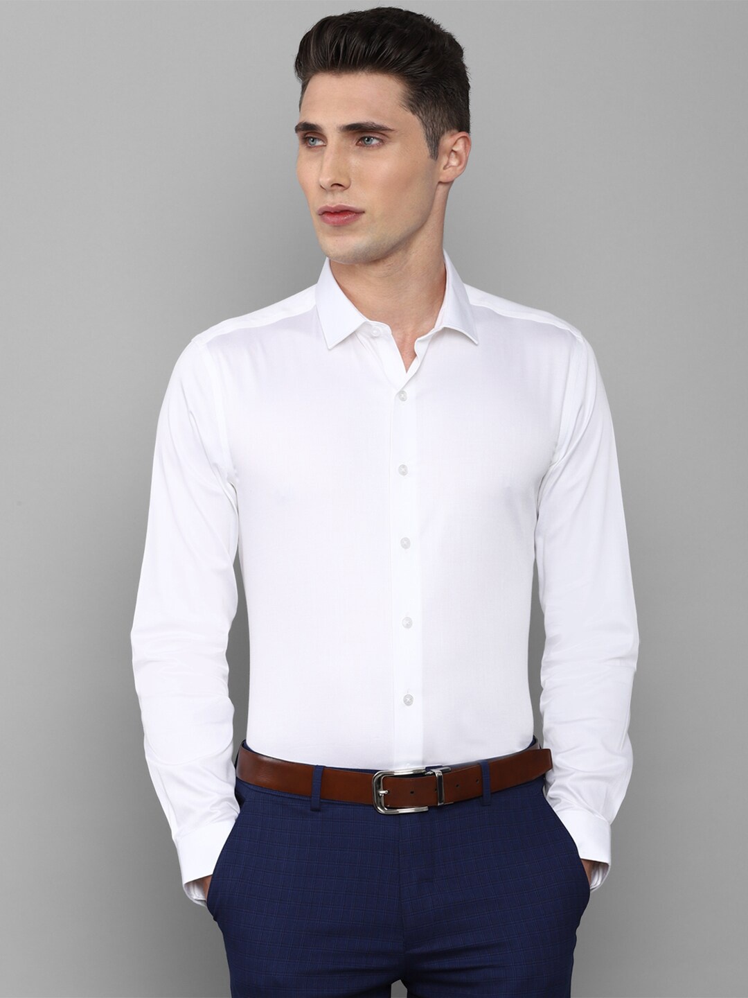 

Louis Philippe Men White Slim Fit Solid Cotton Formal Shirt