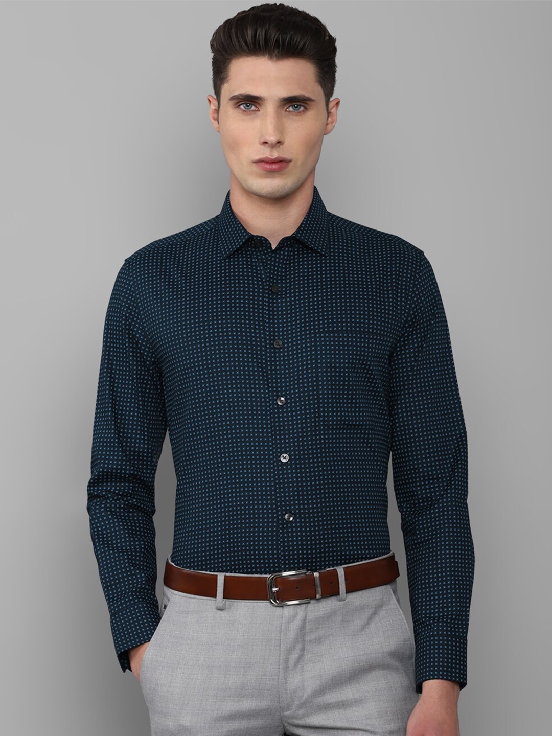

Louis Philippe Men Navy Blue Slim Fit Grid Tattersall Checks Pure Cotton Formal Shirt