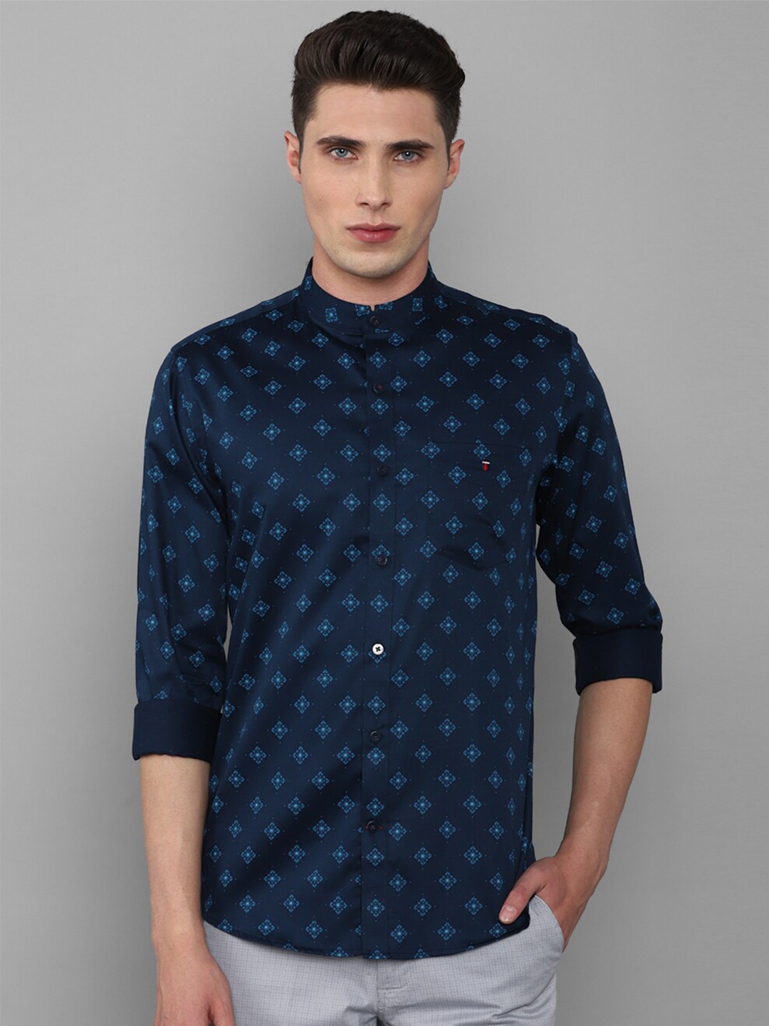 

Louis Philippe Sport Men Navy Blue Slim Fit Printed Cotton Casual Shirt