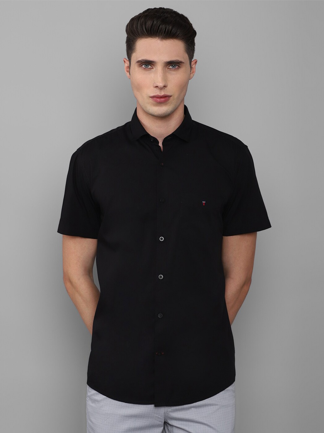 

Louis Philippe Sport Men Black Slim Fit Casual Cotton Shirt