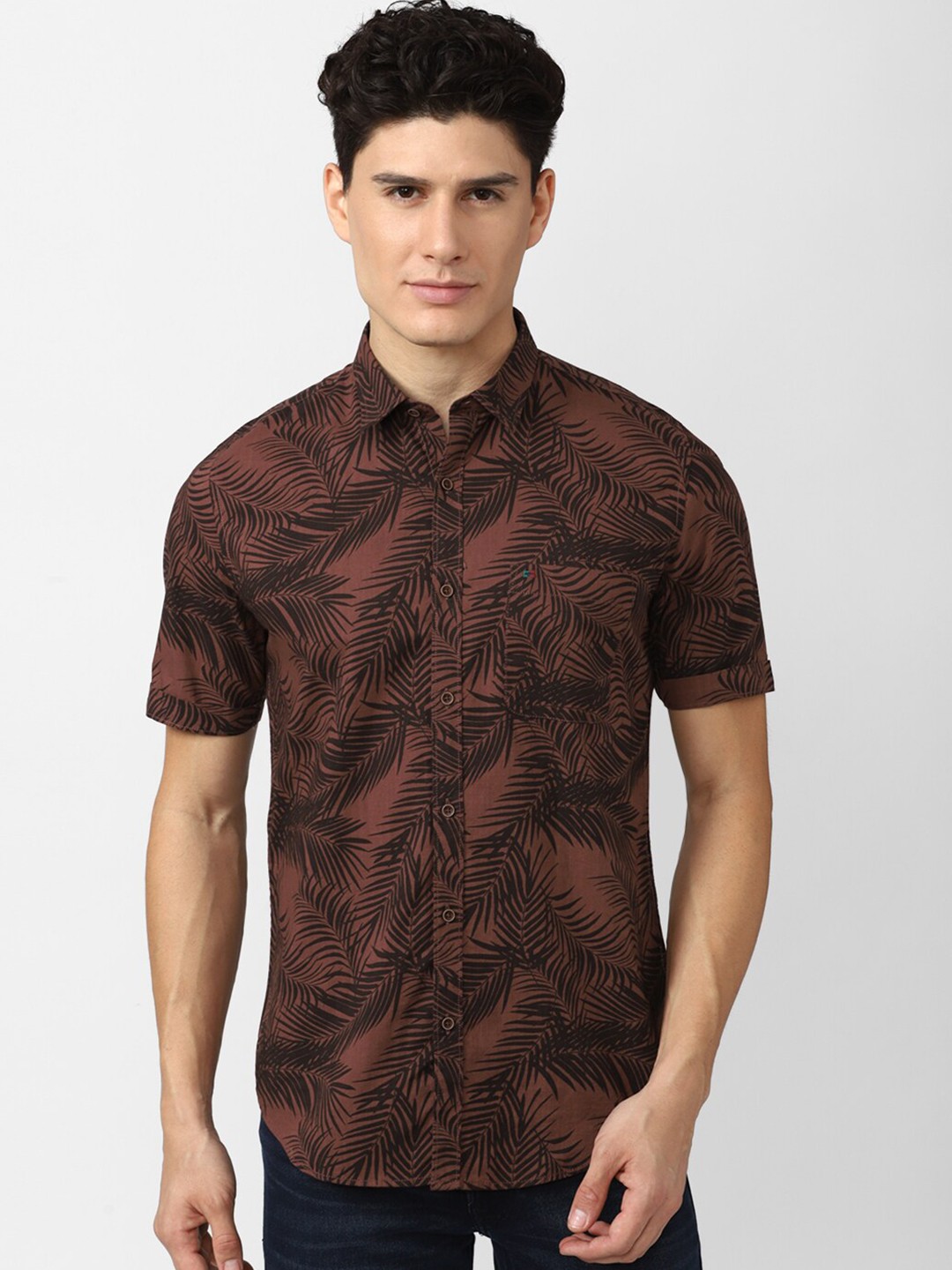 

Peter England Casuals Men Brown Slim Fit Floral Printed Cotton Casual Shirt