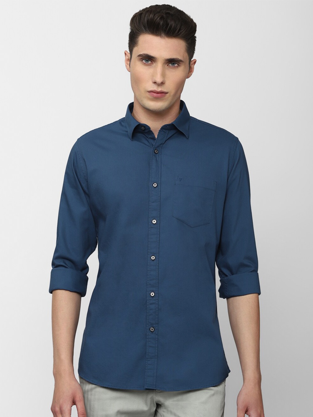 

Van Heusen Sport Men Blue Slim Fit Pure Cotton Casual Shirt