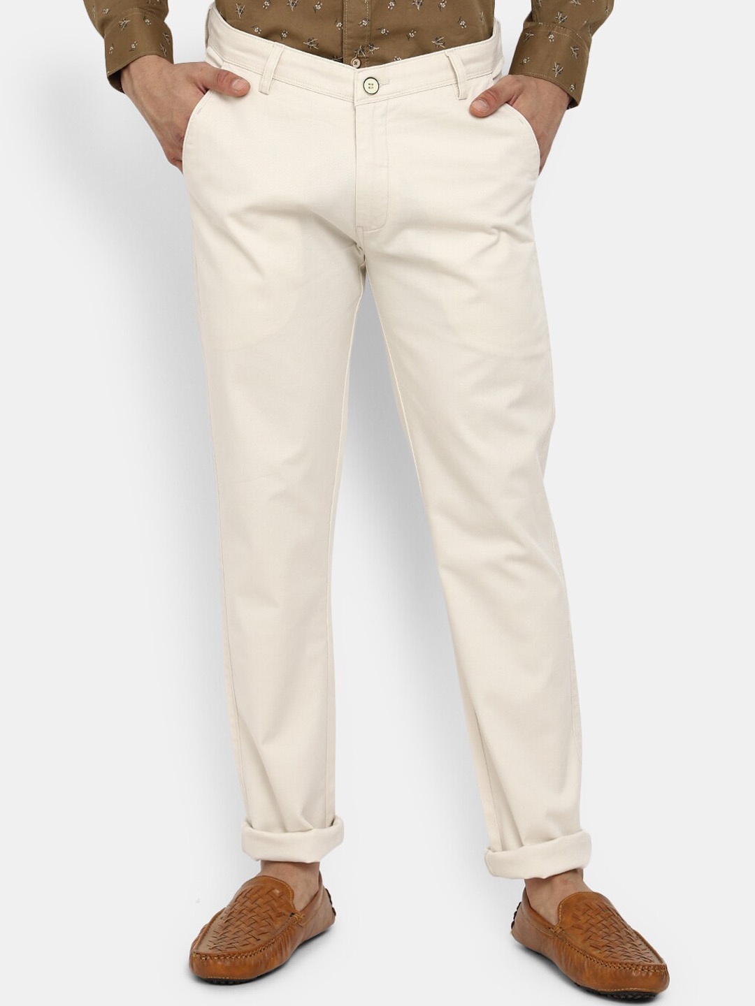 

V-Mart Men Cream Solid Slim Fit Cotton Chinos Trousers