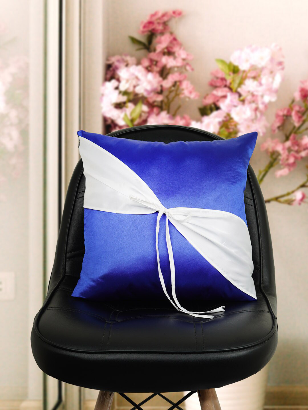 

Crazy Corner Blue & White Decorative Christmas Cushion