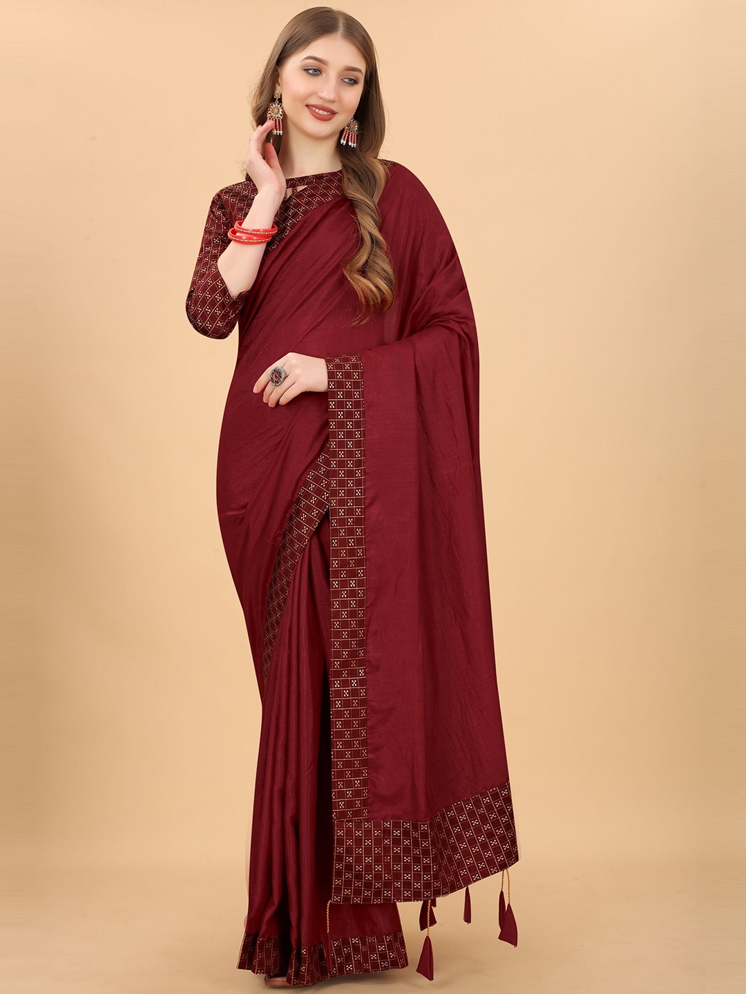 

TEREZA Maroon & Gold-Toned Pure Silk Banarasi Saree