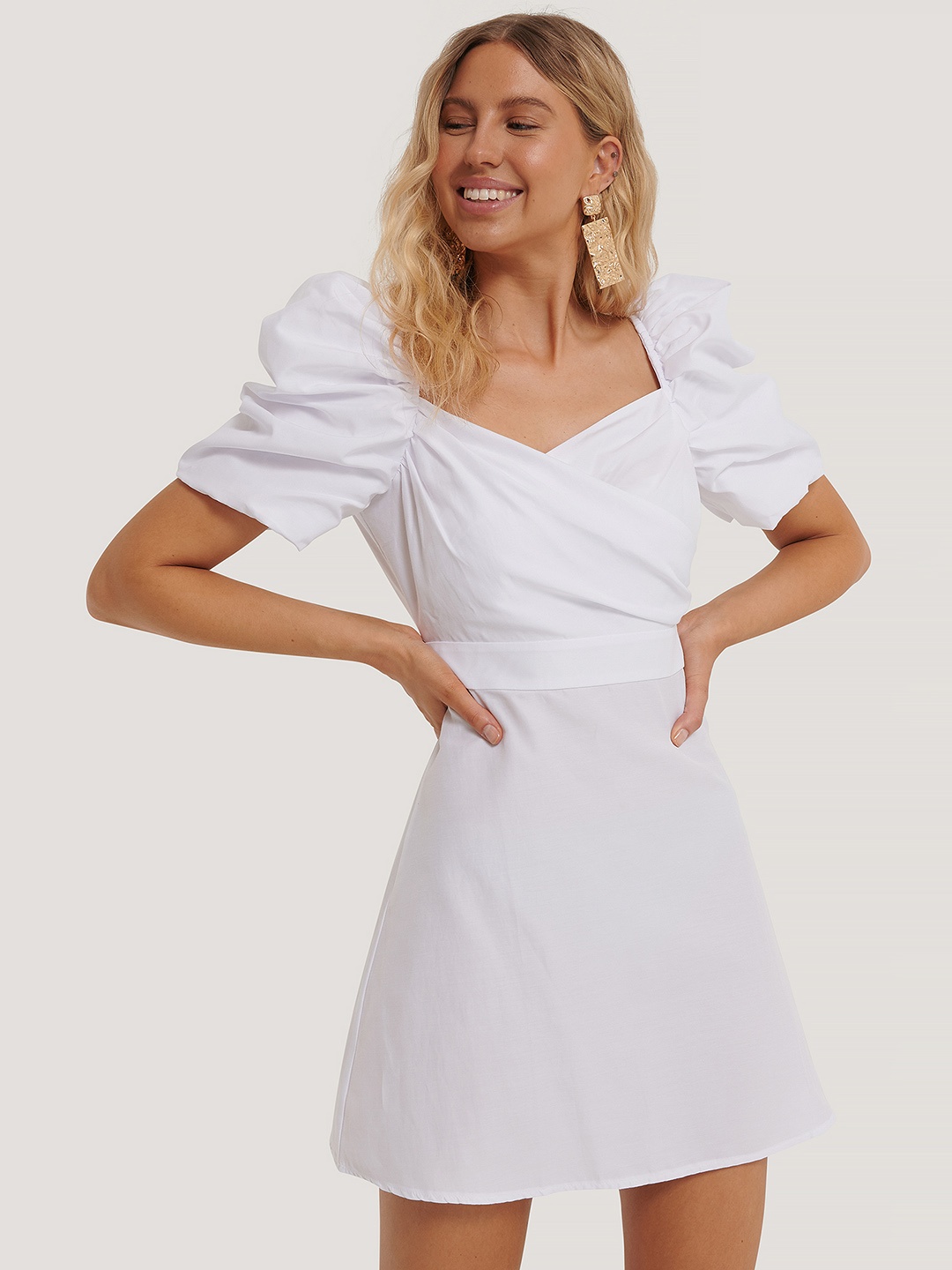 

NA-KD White Solid A-Line Mini Dress