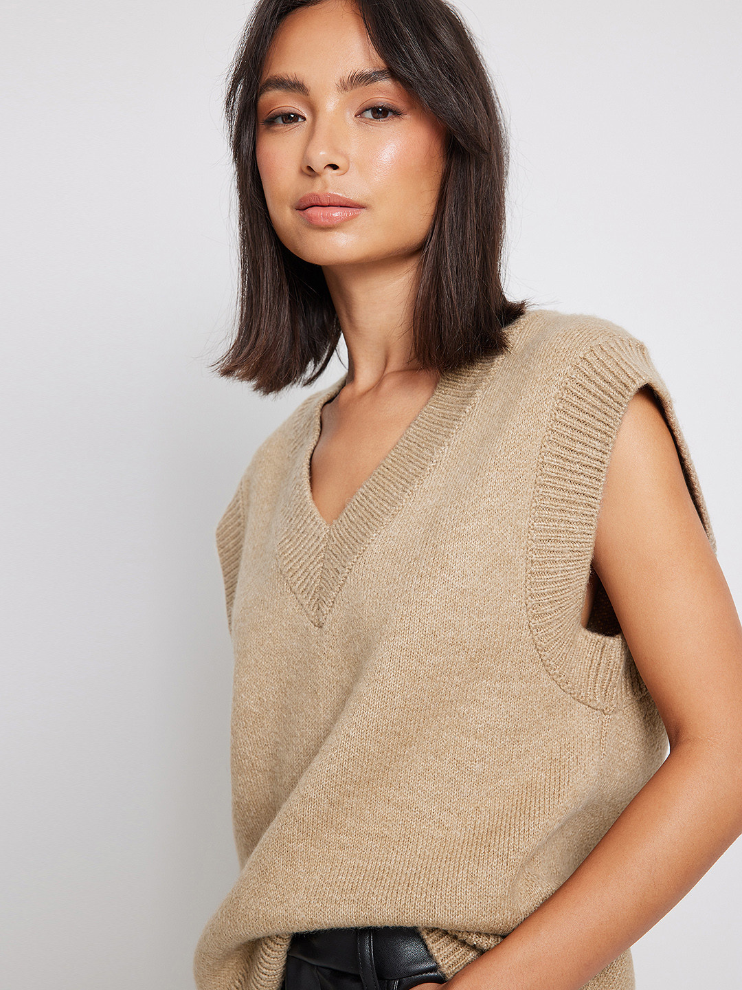 

NA-KD Women Beige Solid Pullover