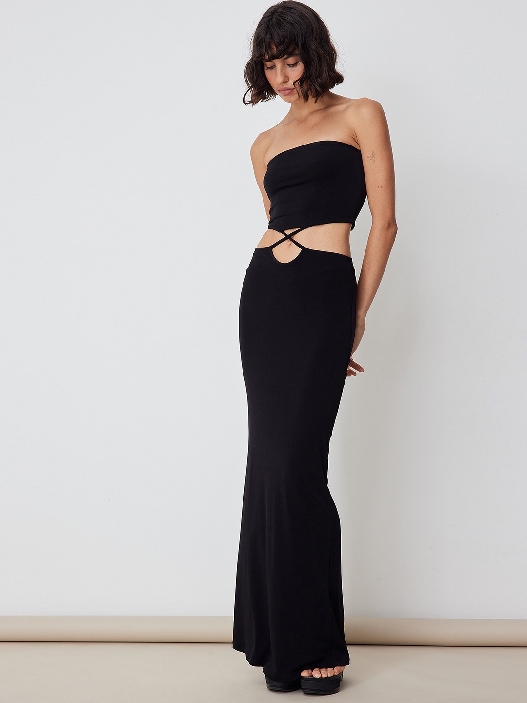 

NA-KD Women Black Solid Cut-Out Detail Maxi Dress