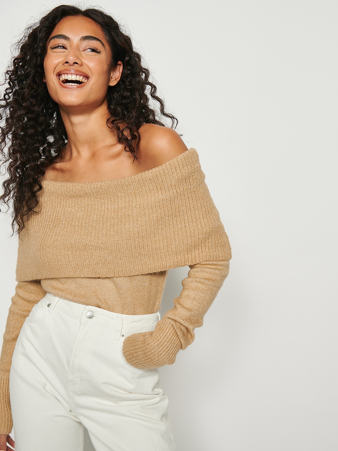 

NA-KD Women Beige Solid Off Shoulder Pullover