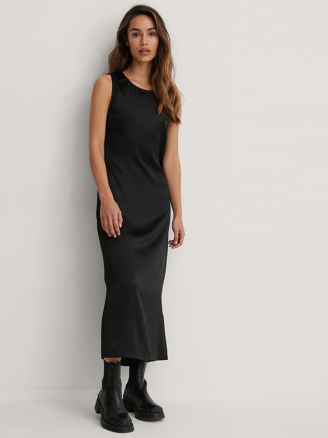 

NA-KD Women Black Open Back Maxi Dress