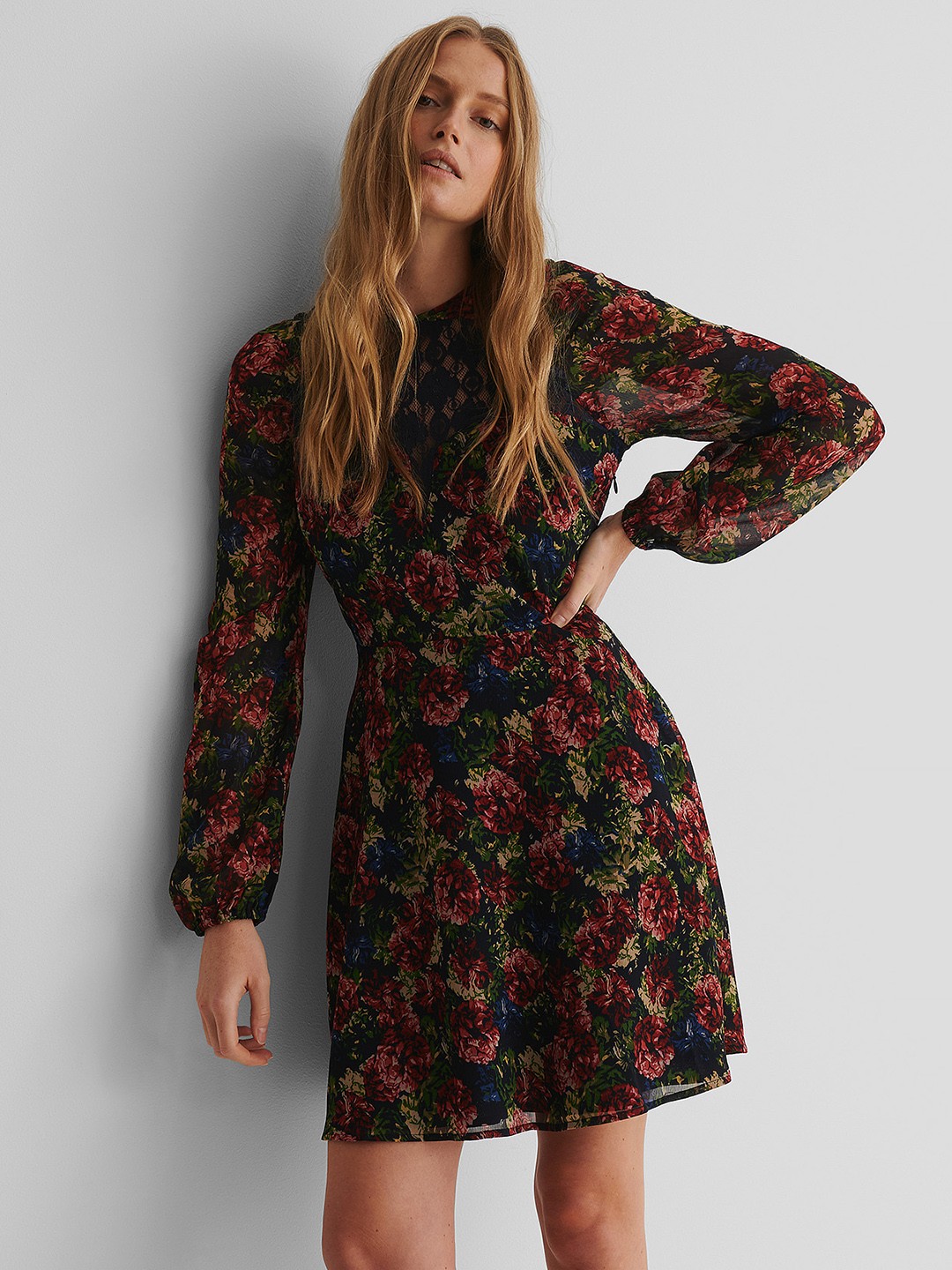 

NA-KD Black & Red Floral Printed Lace Insert A-Line Dress