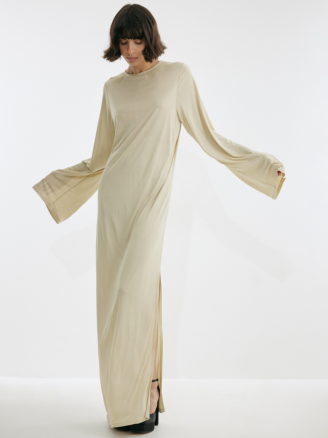 

NA-KD Off White Solid Knitted Maxi Dress
