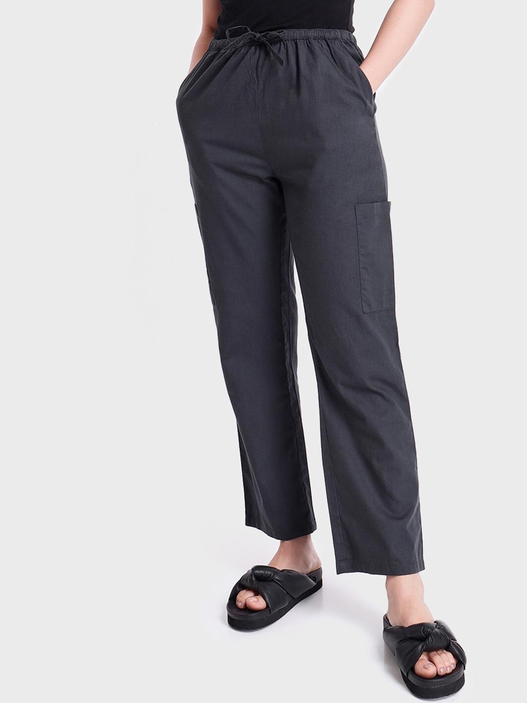 

Bewakoof Women Grey Classic Trouser