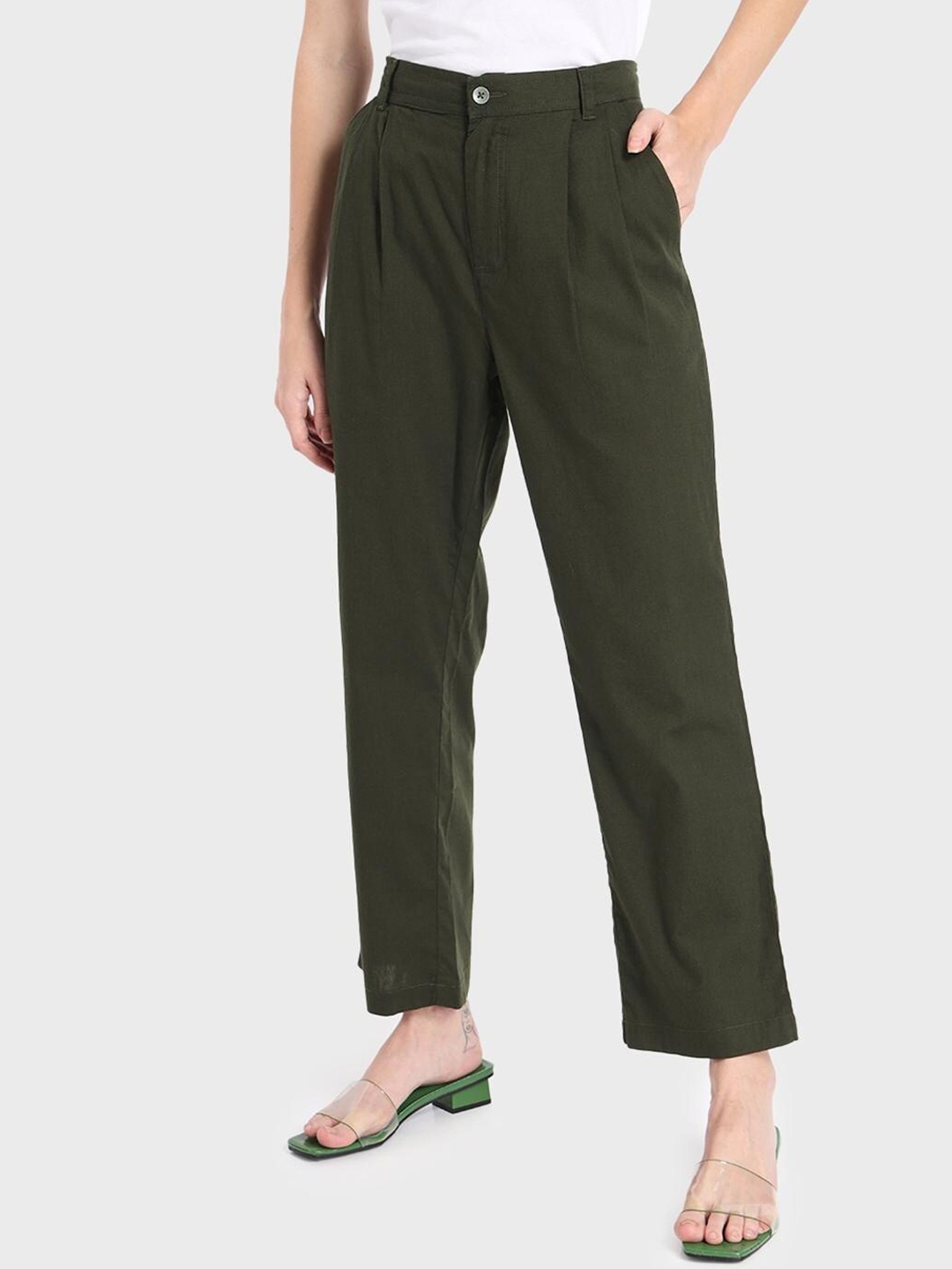 

Bewakoof Women Green Cotton Classic Pleated Trousers