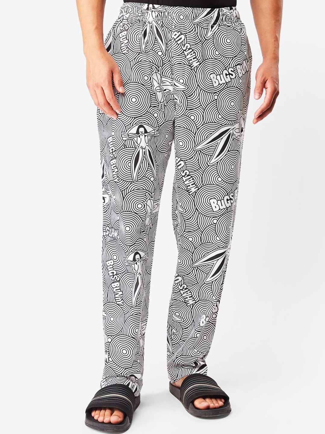 

Bewakoof Men White & Black Graphic Printed Lounge Pants