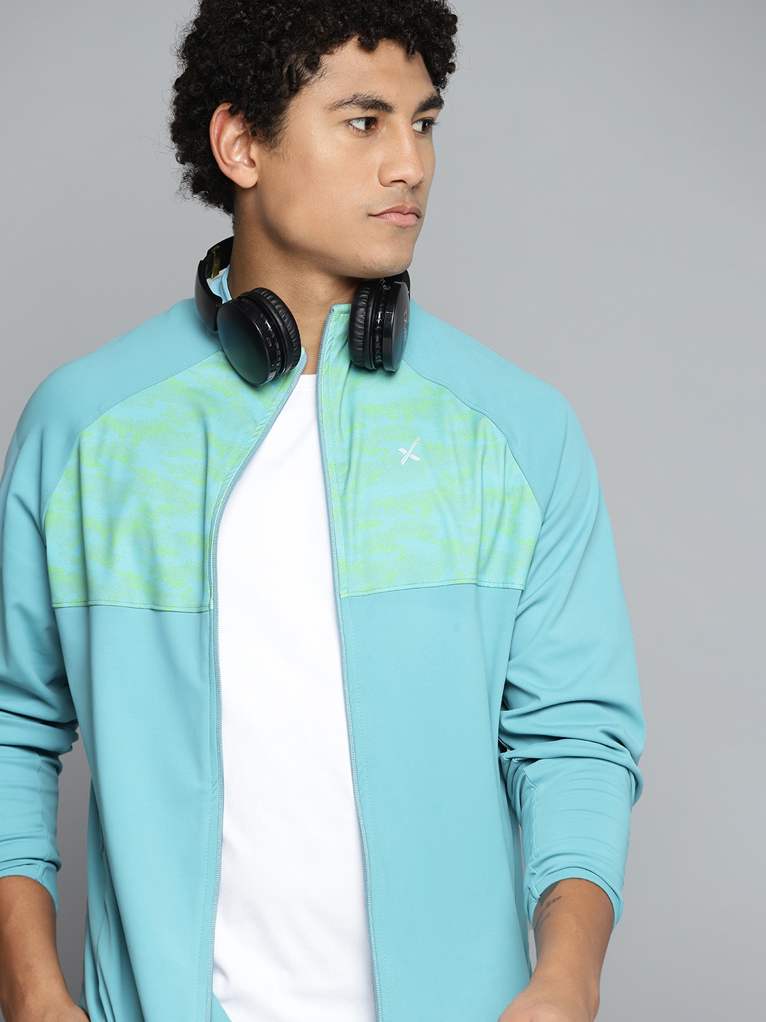 

HRX by Hrithik Roshan Men Colourblocked Sweatshirt, Sea green