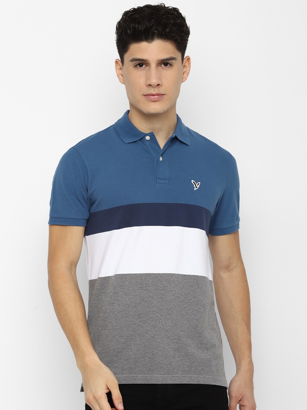 

AMERICAN EAGLE OUTFITTERS Men Blue & White Colourblocked Polo Collar T-shirt