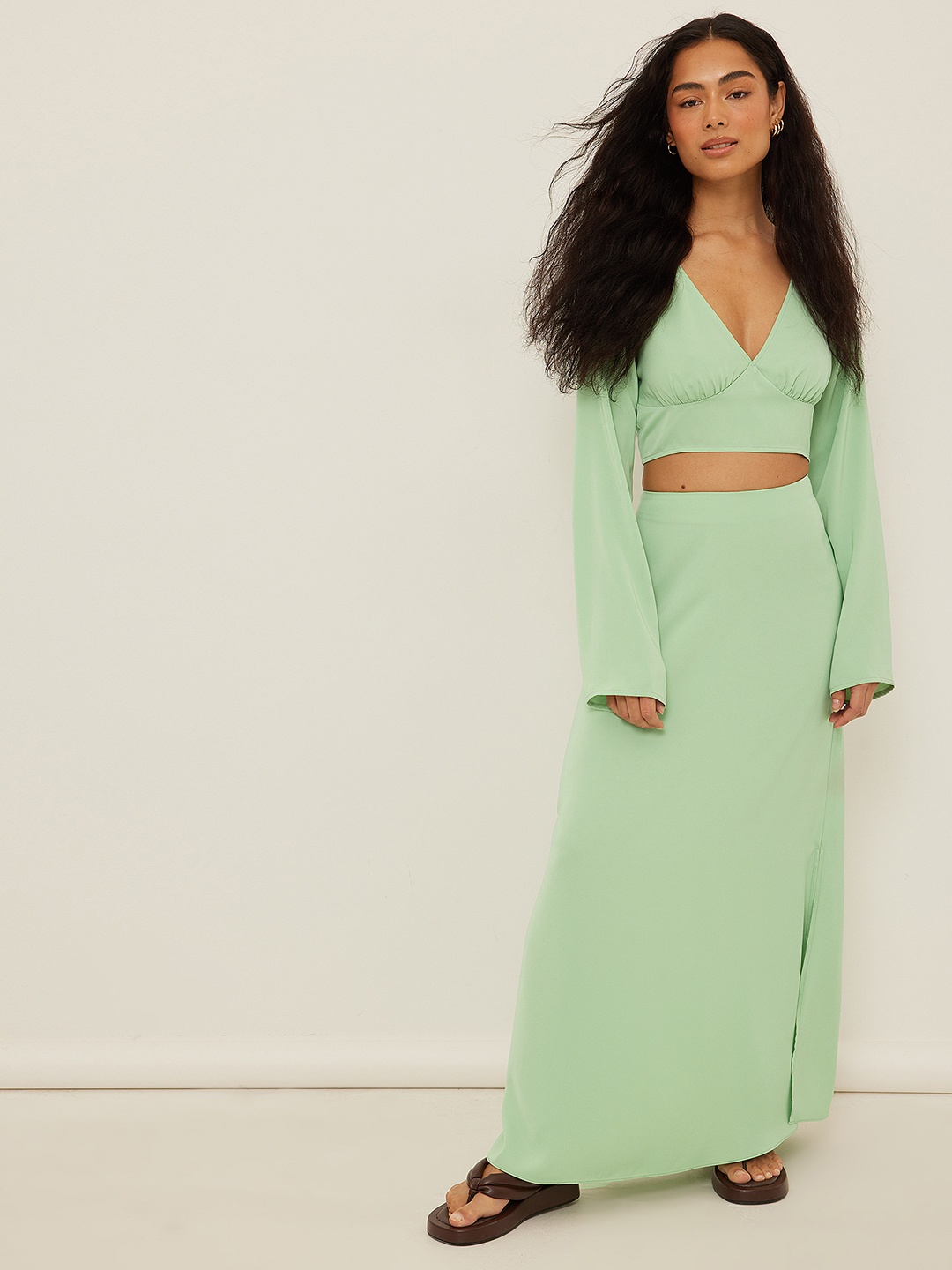 

NA-KD Green V-Neck Crop Top