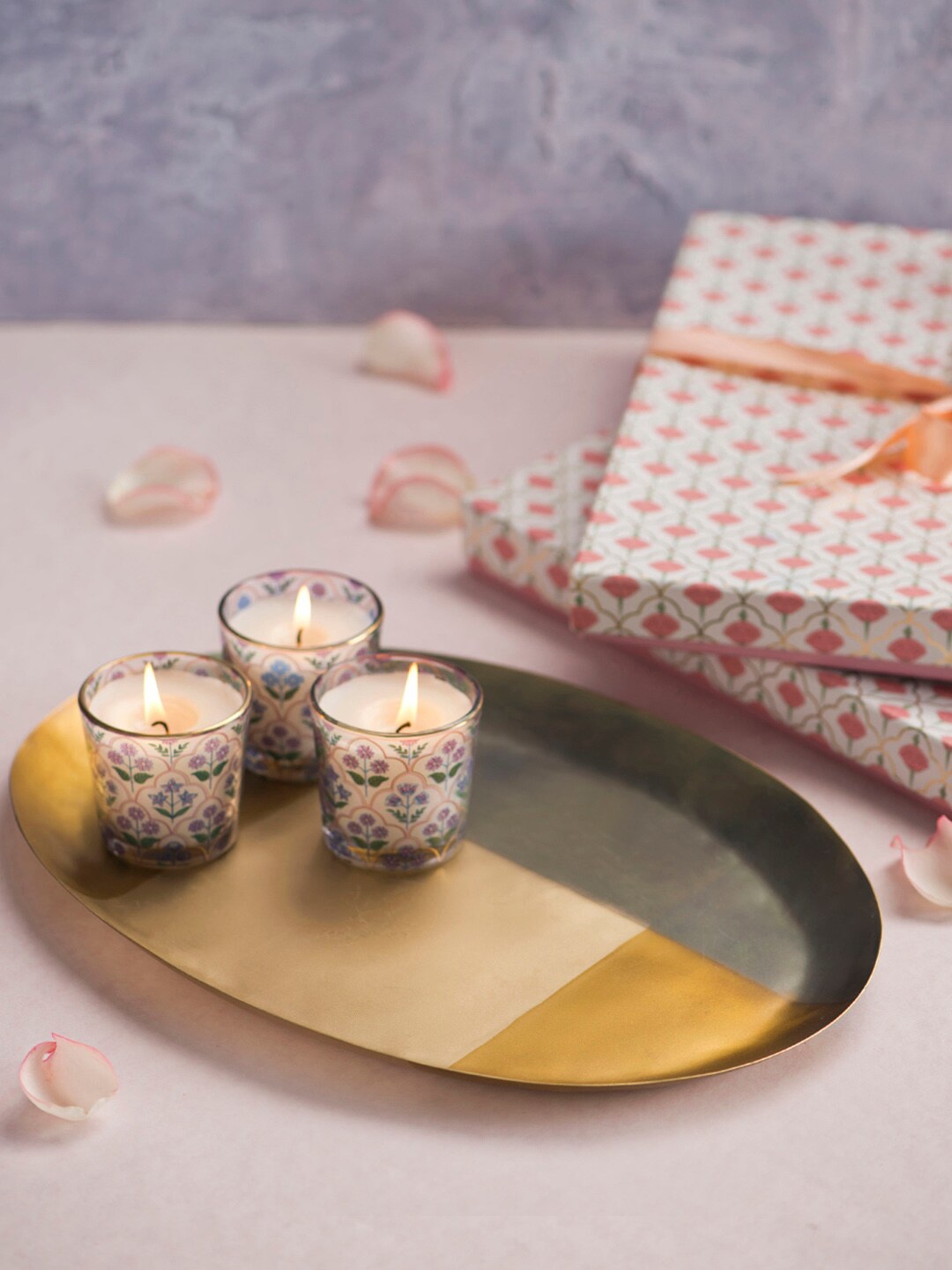 

Fabindia Green & Gold-Toned Colorblocked Decor Plater Home Gift Sets