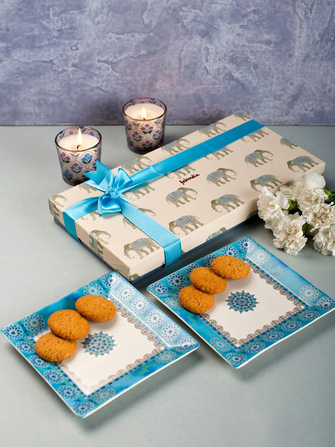 

Fabindia Set Of 2 Blue Printed Platter Home Gift Sets, White