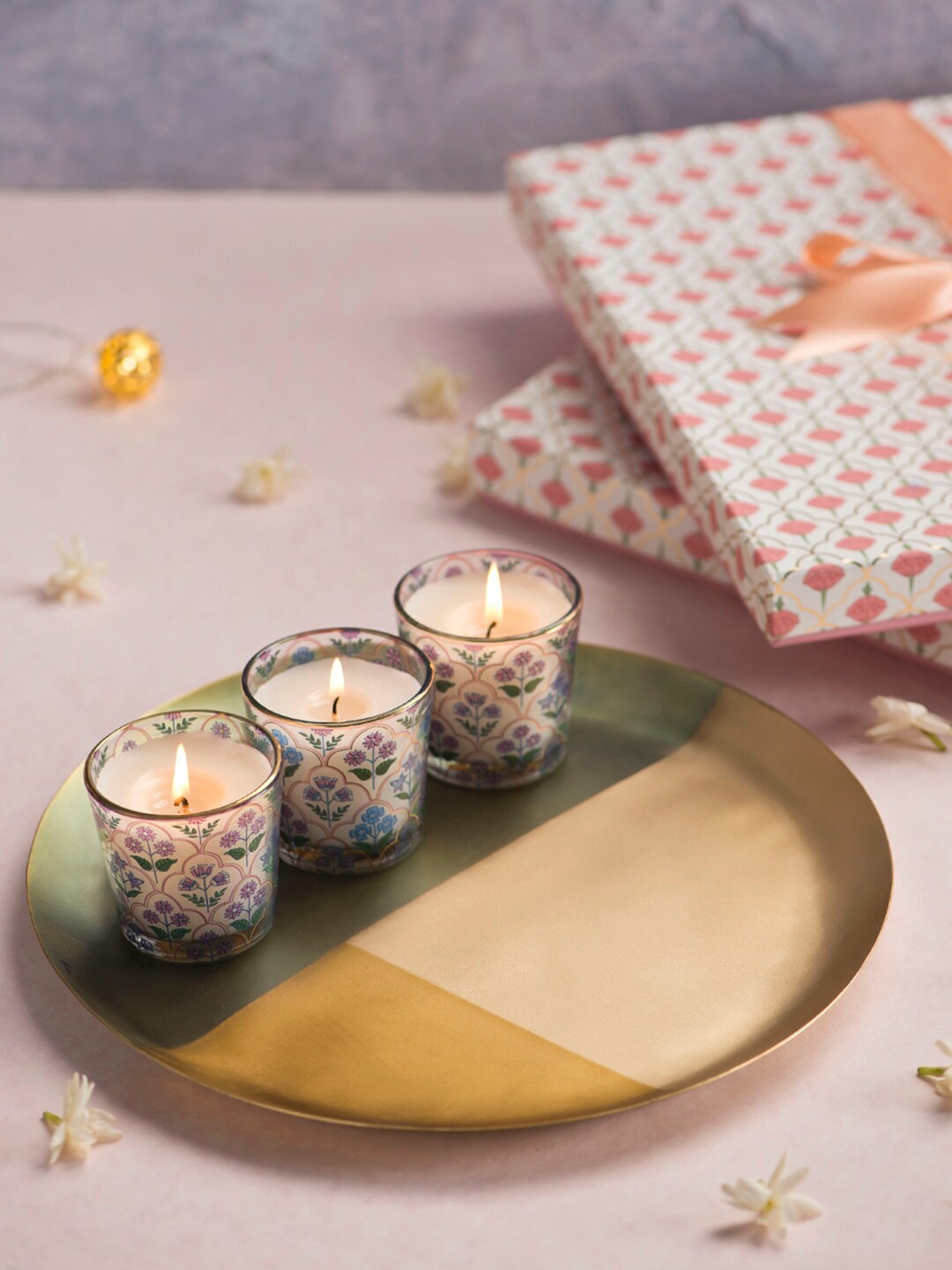 

Fabindia Green & Gold-Toned Color Blocked Decor Platter Home Gift Sets
