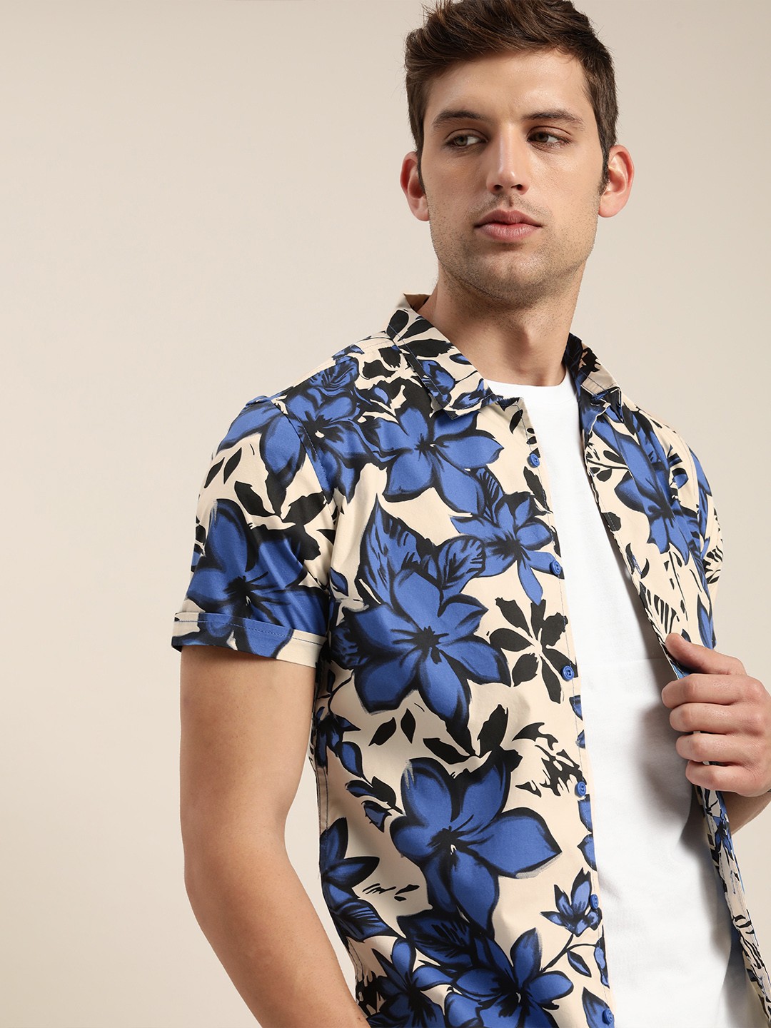 

Moda Rapido Men White & Blue Slim Fit Floral PrintedPure Cotton Casual Shirt