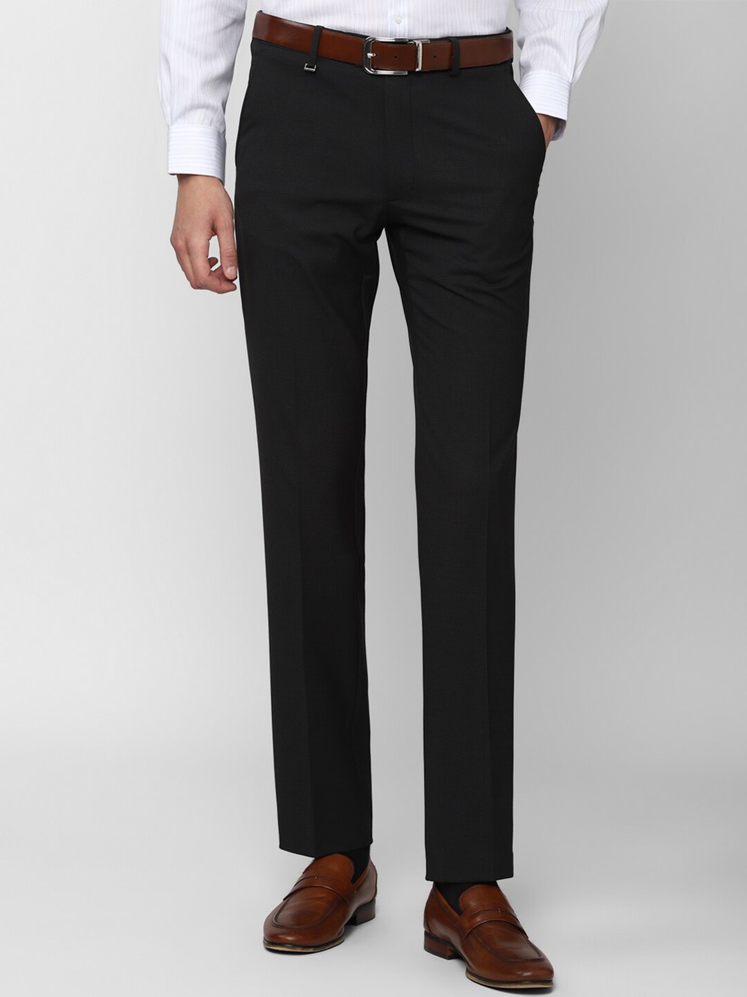 

Van Heusen Men Black Solid Slim Fit Trouser