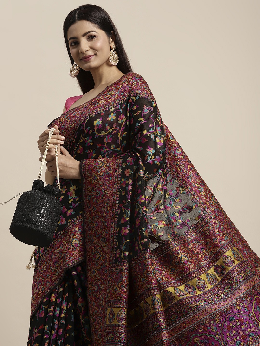 

AYKA CLOTHINGS Black Floral Pure Cotton Patola Saree