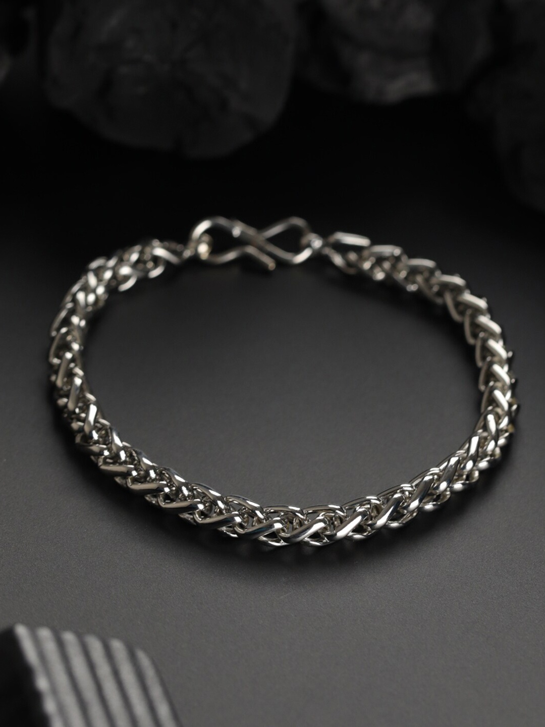 

Priyaasi Men Silver-Toned Silver-Plated Link Bracelet