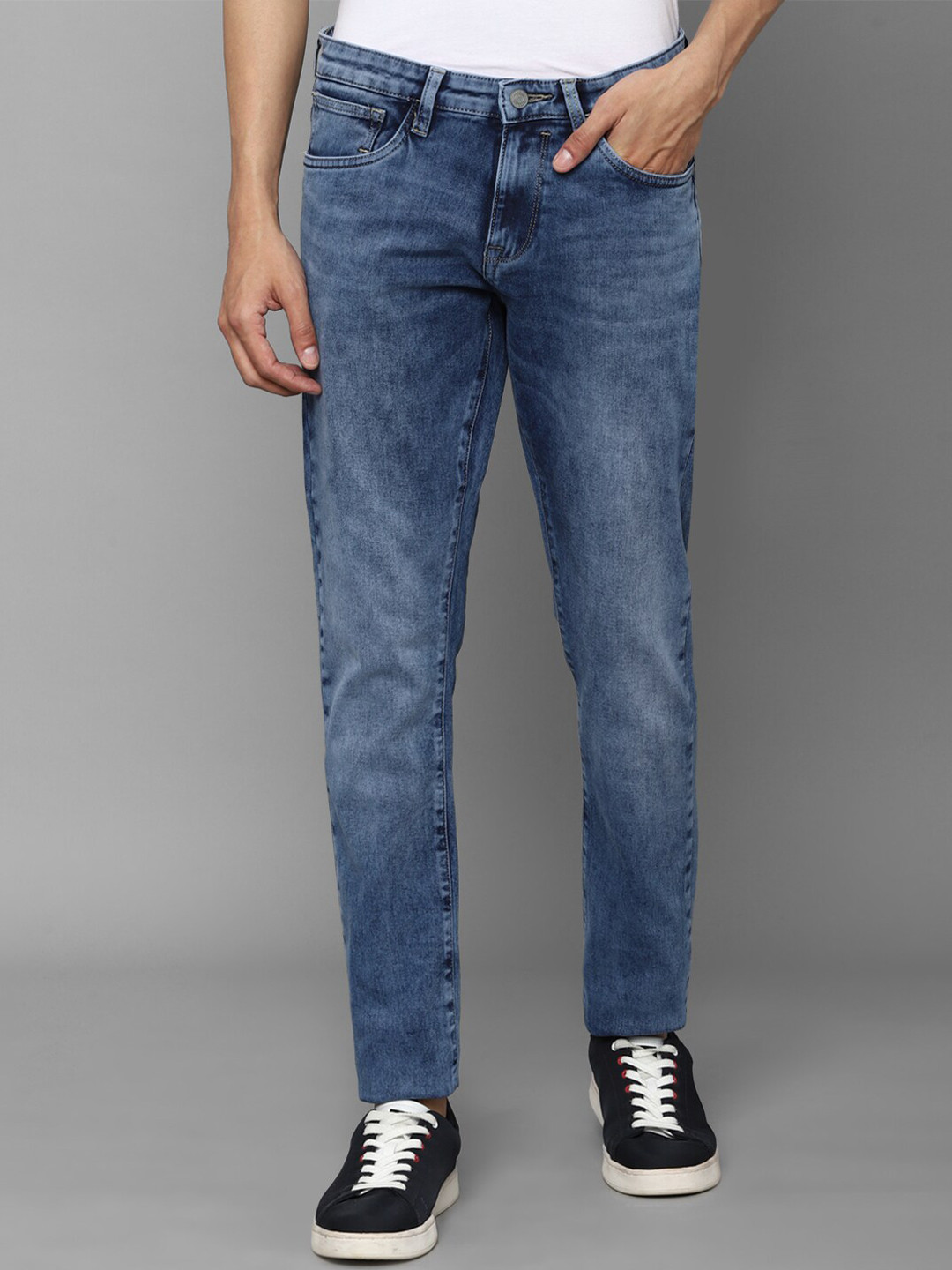 

Allen Solly Sport Men Blue Slim Fit Heavy Fade Jeans