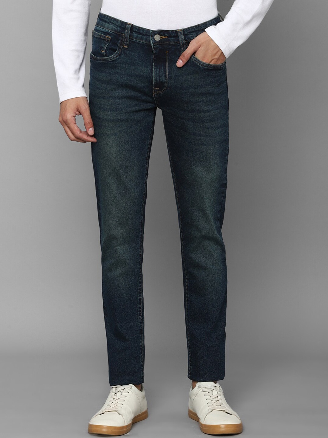 

Allen Solly Sport Men Blue Skinny Fit Light Fade Pure Cotton Jeans