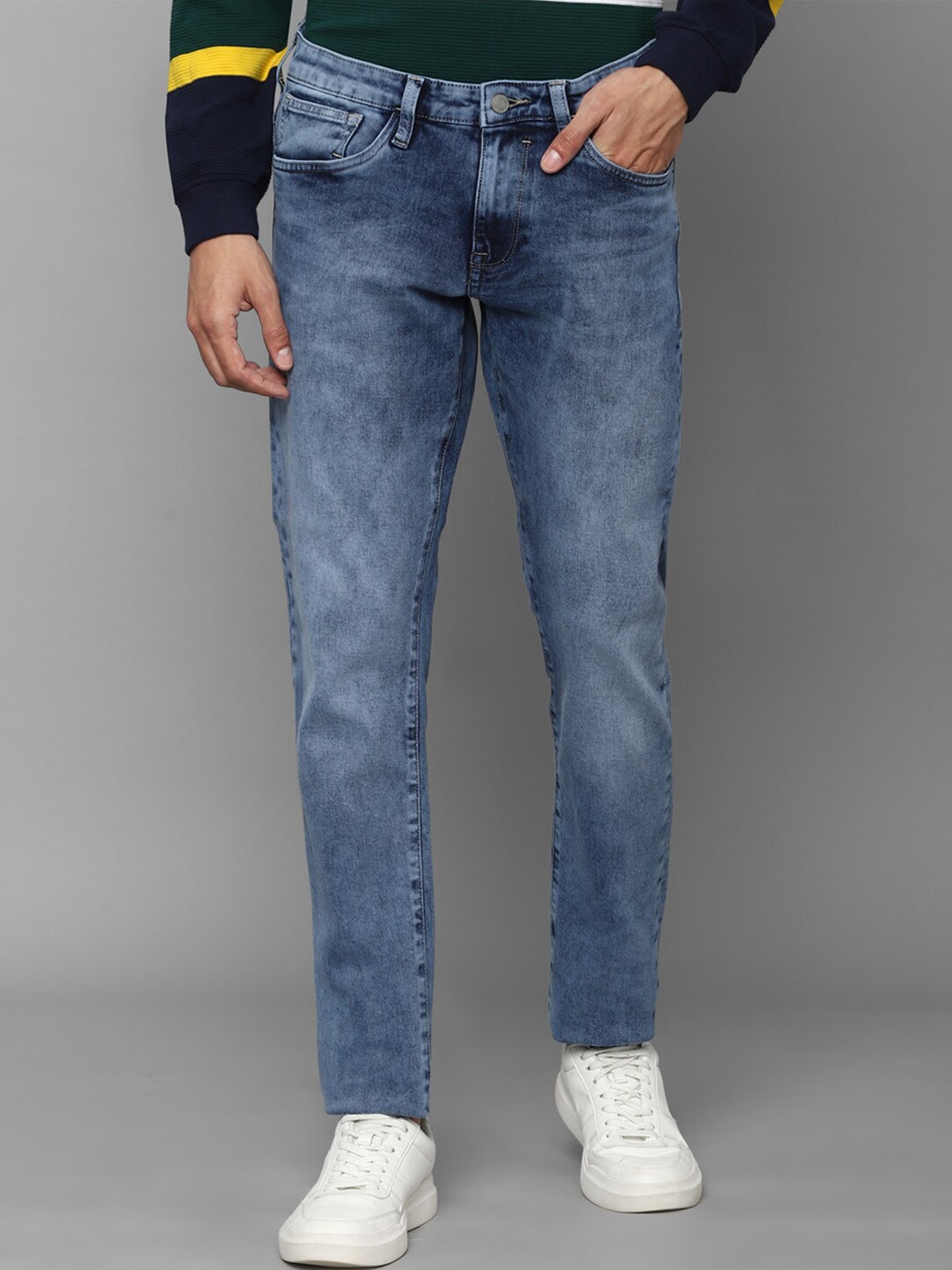 

Allen Solly Sport Men Blue Slim Fit Heavy Fade Jeans