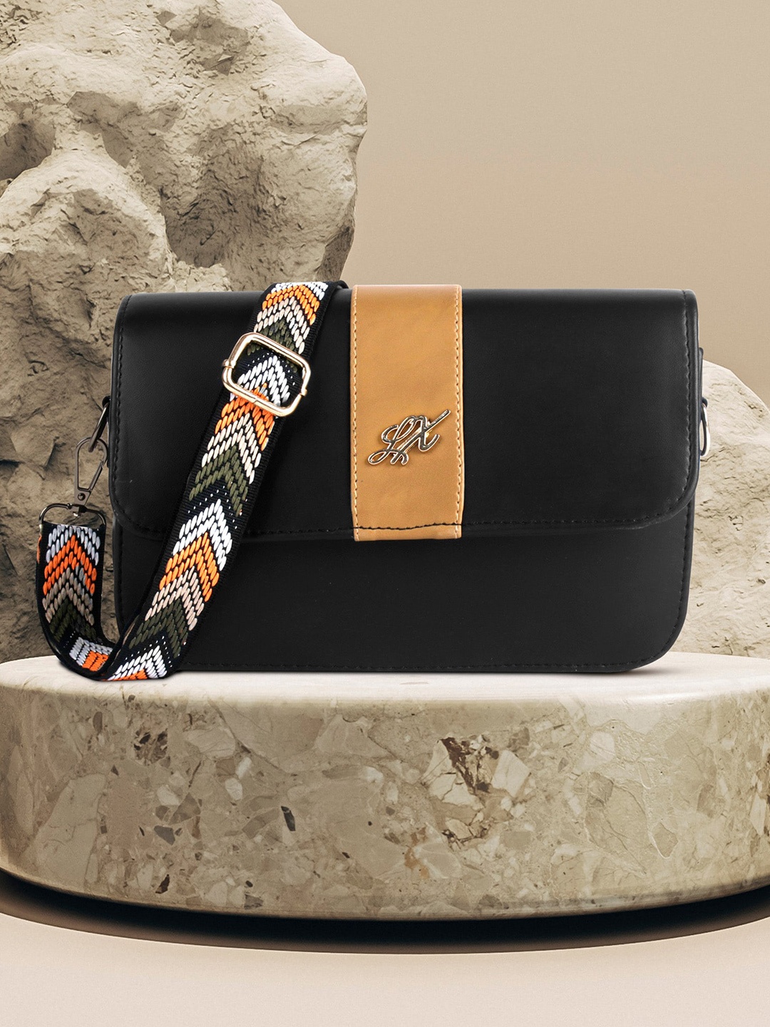 

LEKHX Black Structured Sling Bag