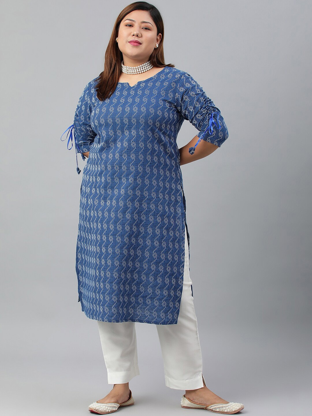 

XL LOVE by Janasya Women Plus Size Blue Geometric Keyhole Neck Cotton Woven Design Straight Kurta