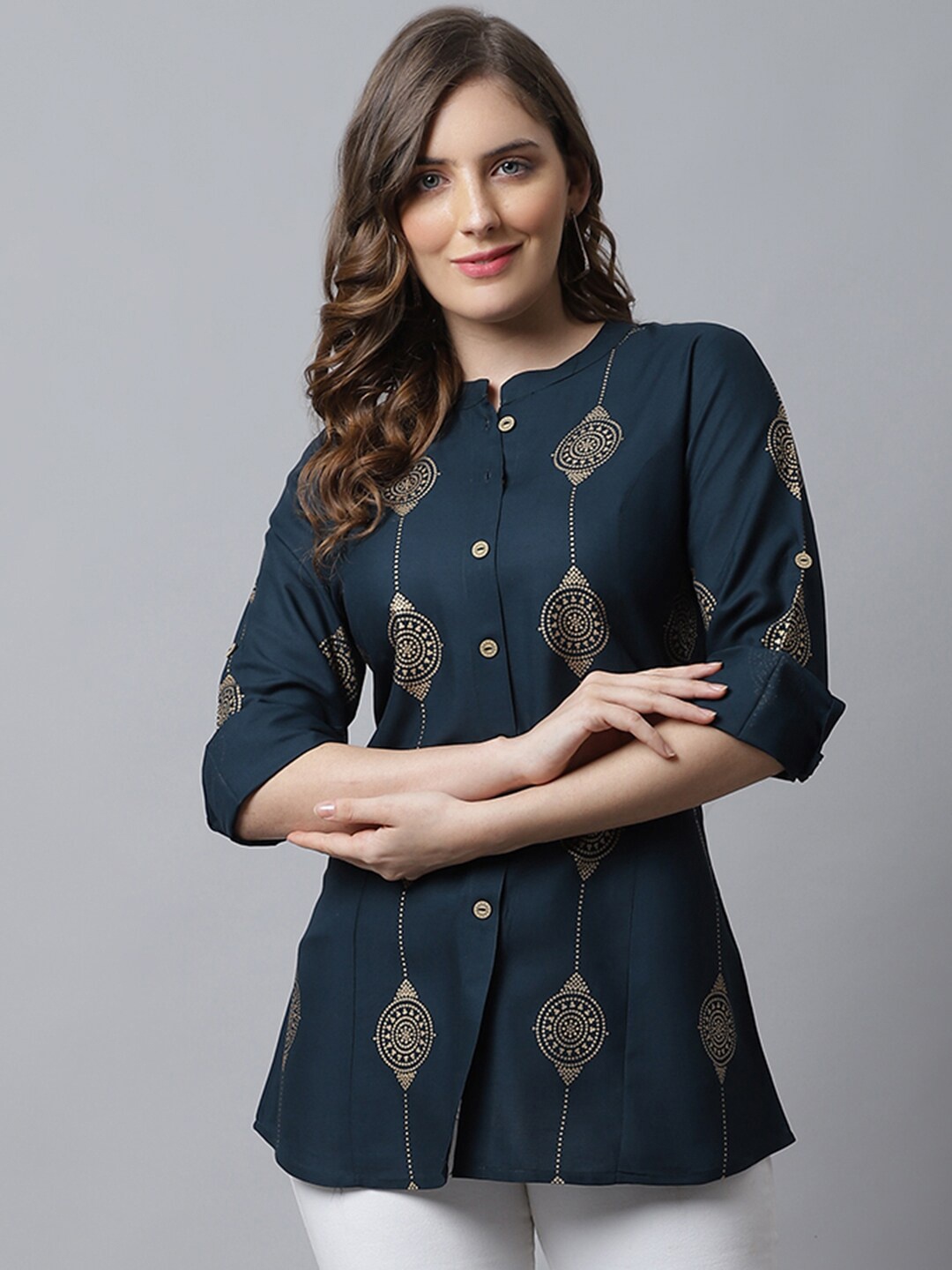 

Pistaa Women Teal Printed Kurti