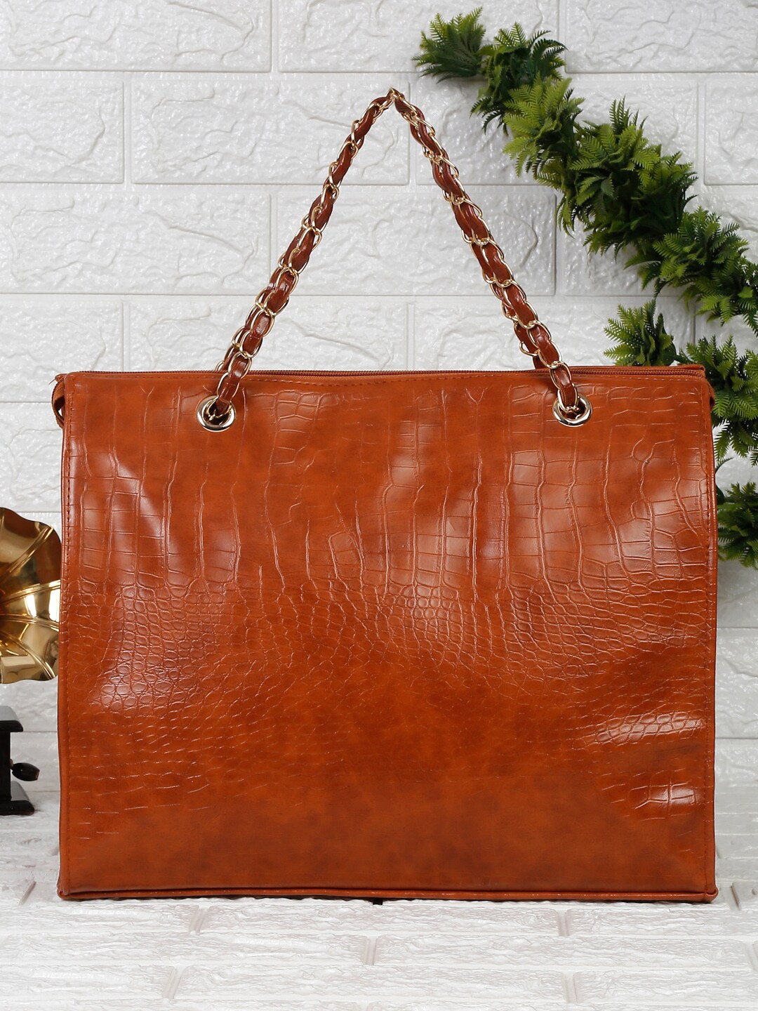 

Apsis Tan Textured Structured Handheld Bag