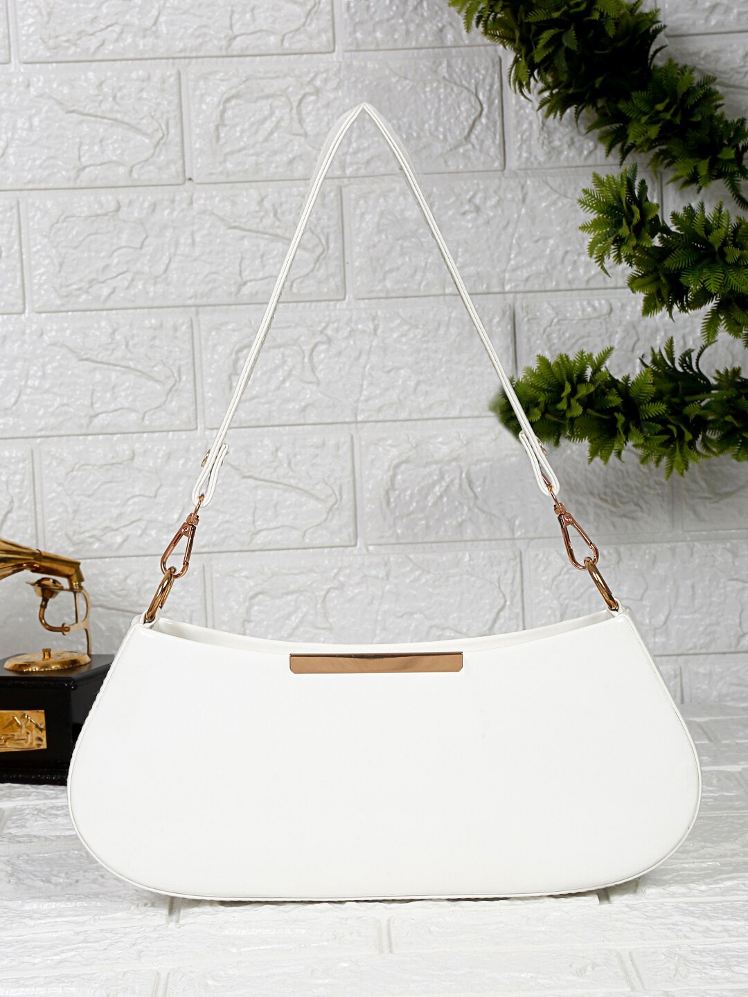 

Apsis White Oversized Structured Handheld Bag