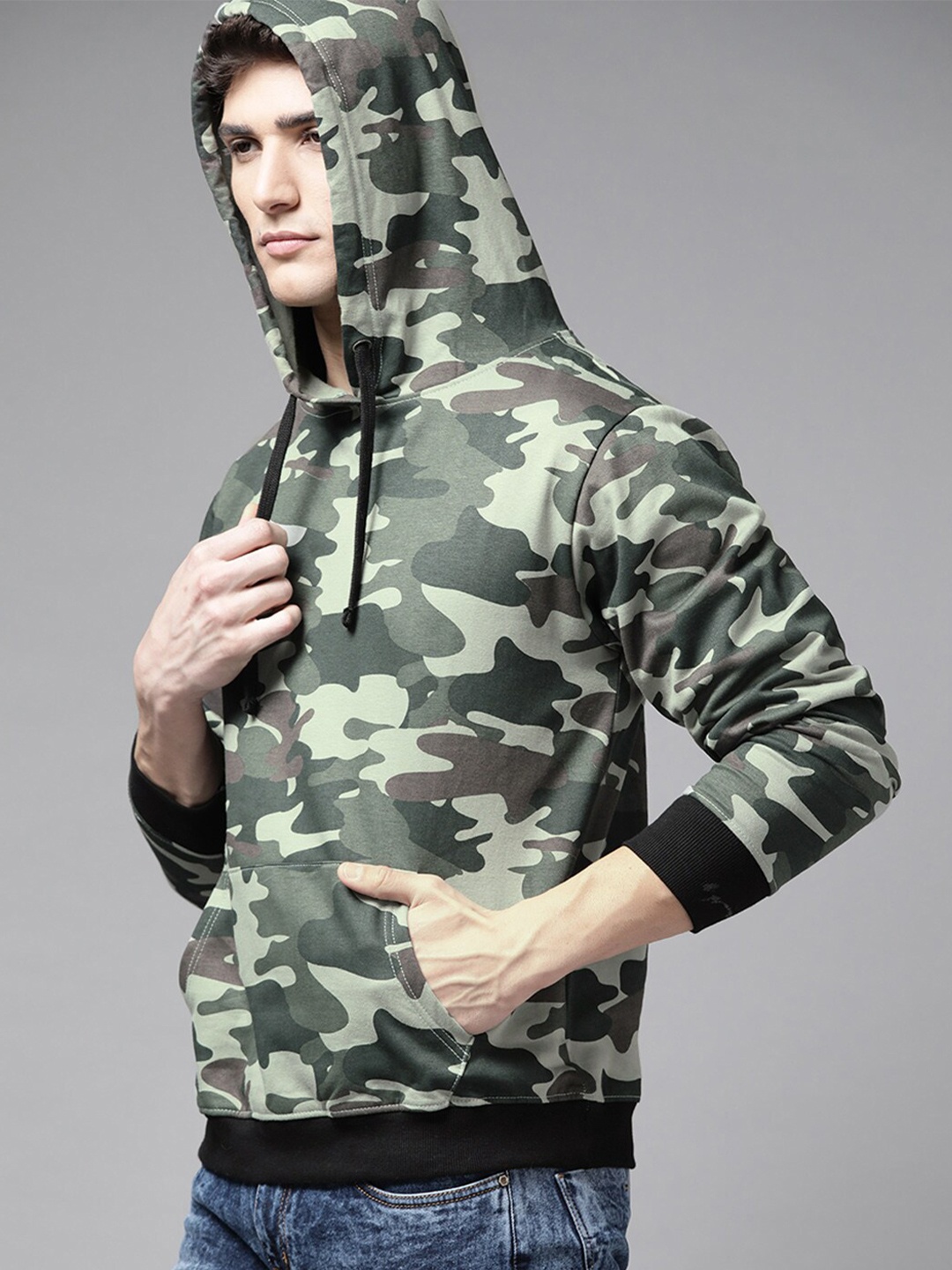 

The Dry State Men Green & Black Printed Fleece Hooded Sweatshirt