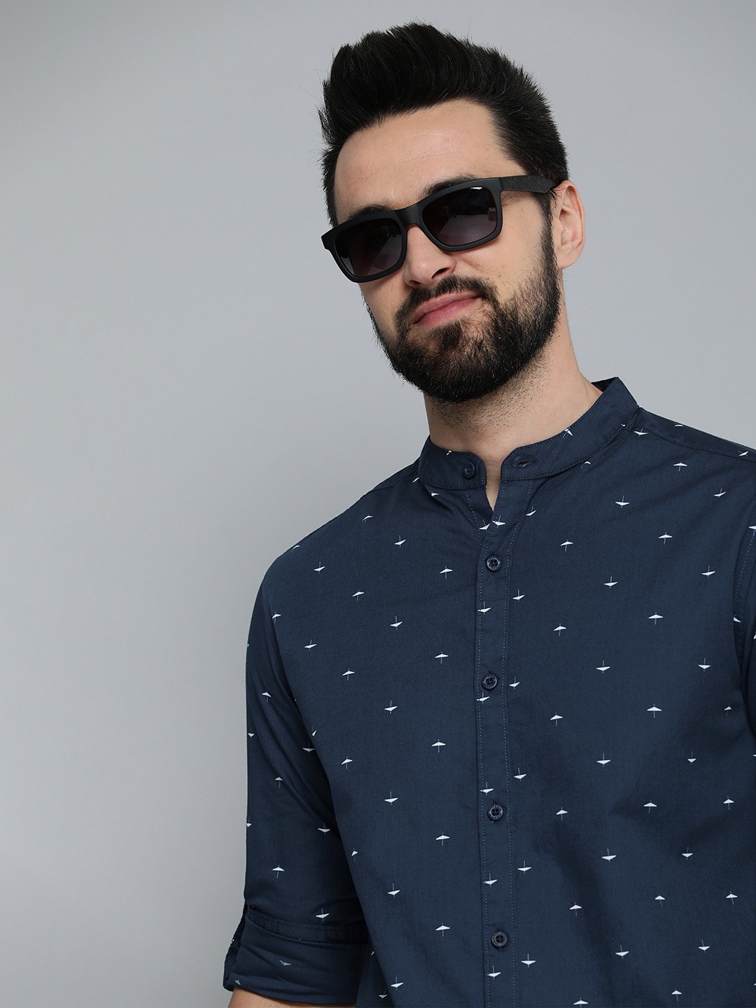 

HERE&NOW Men Navy Blue Slim Fit Geometric Printed Pure Cotton Casual Shirt