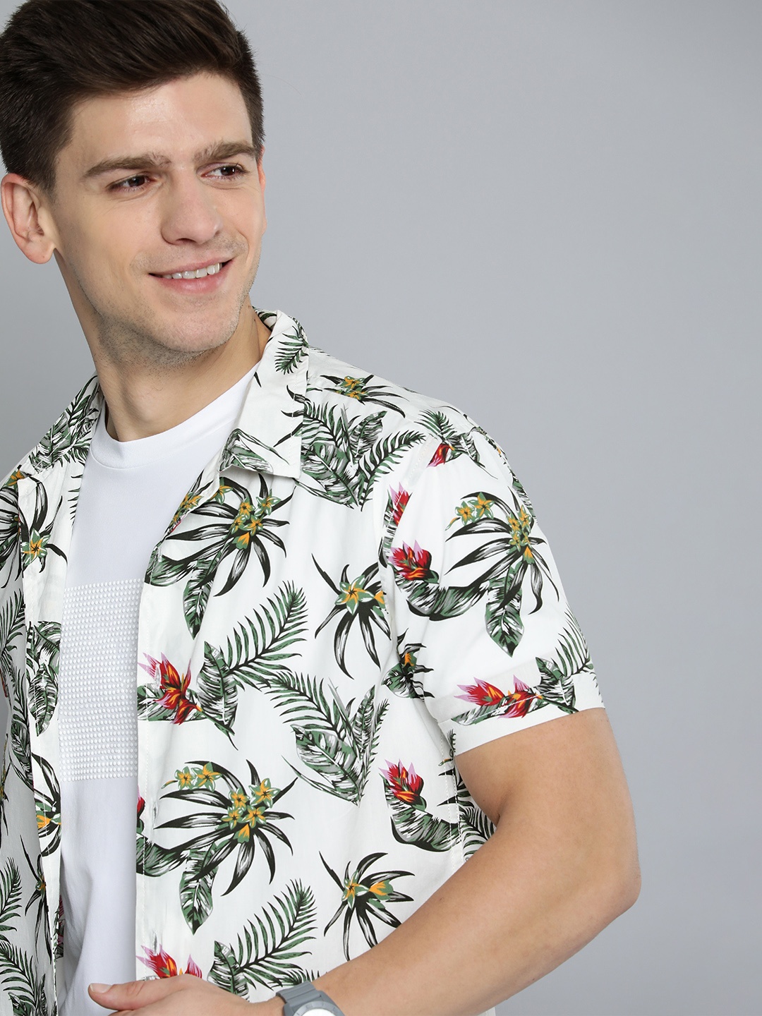 

HERE&NOW Men White Floral Printed Pure Cotton Casual Shirt