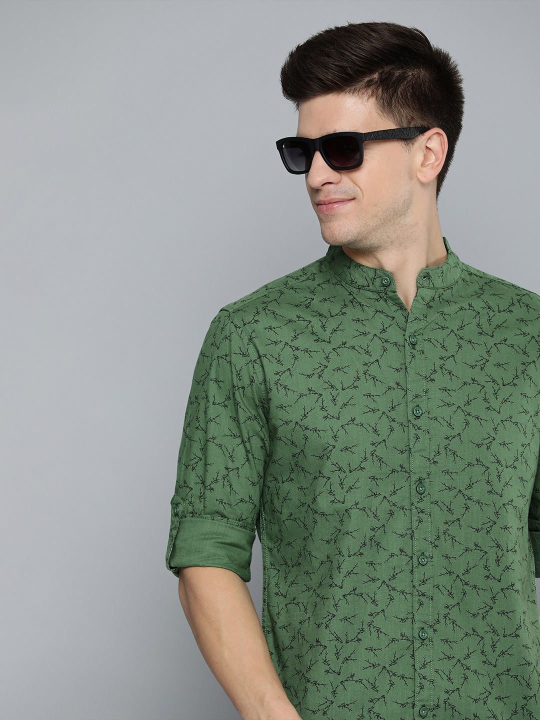 

HERE&NOW Men Green Pure Cotton Slim Fit Mandarin Collar Printed Casual Shirt