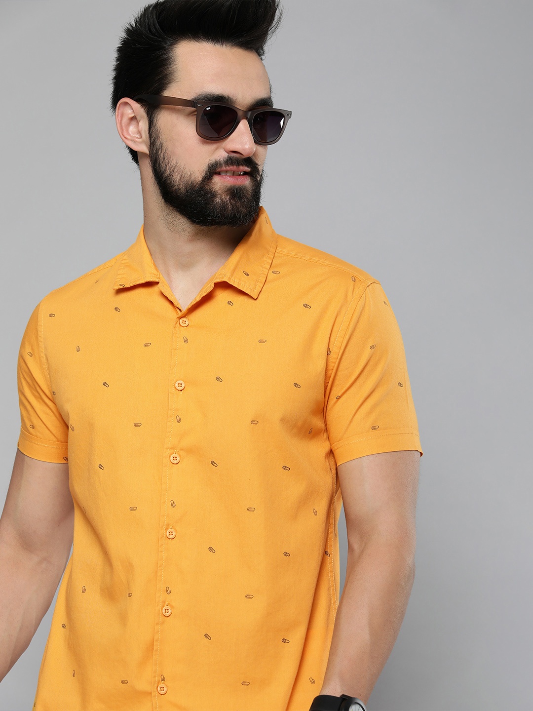 

HERE&NOW Men Mustard Pure Cotton Slim Fit Printed Casual Shirt