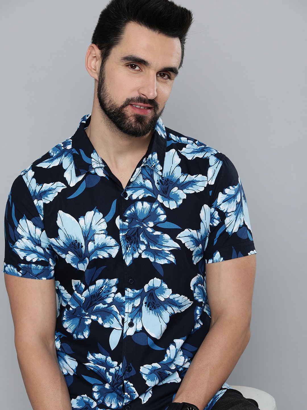 

HERE&NOW Men Navy Blue Floral Printed Pure Cotton Casual Shirt