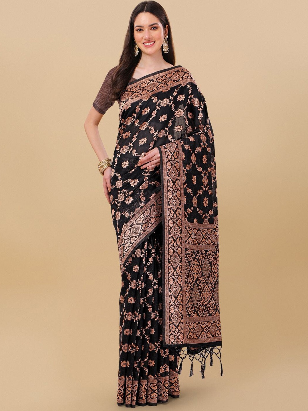 

Mitera Black & Gold-Toned Ethnic Motifs Banarasi Saree
